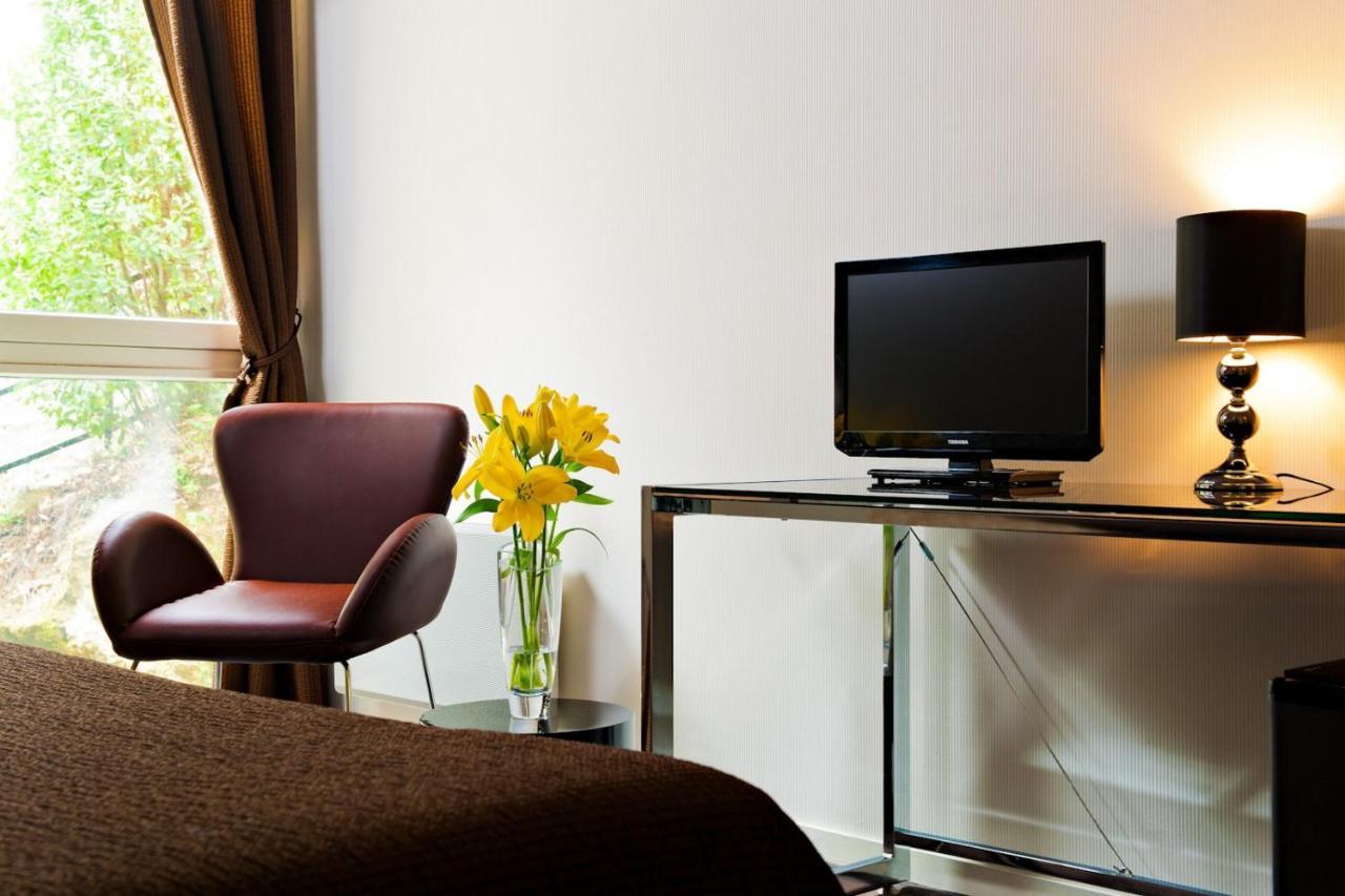Hotel Restaurant Du Chateau De La Tour Beguey Екстер'єр фото