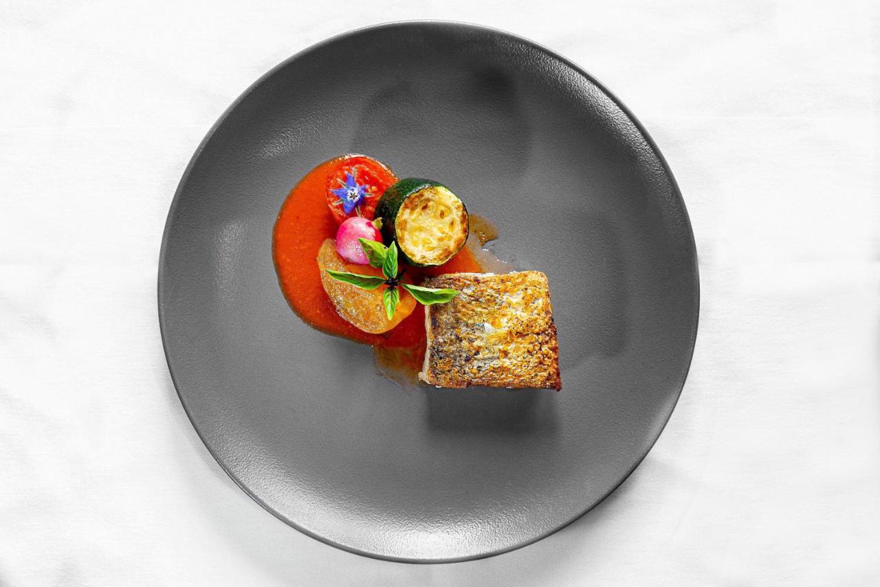 Hotel Restaurant Du Chateau De La Tour Beguey Екстер'єр фото