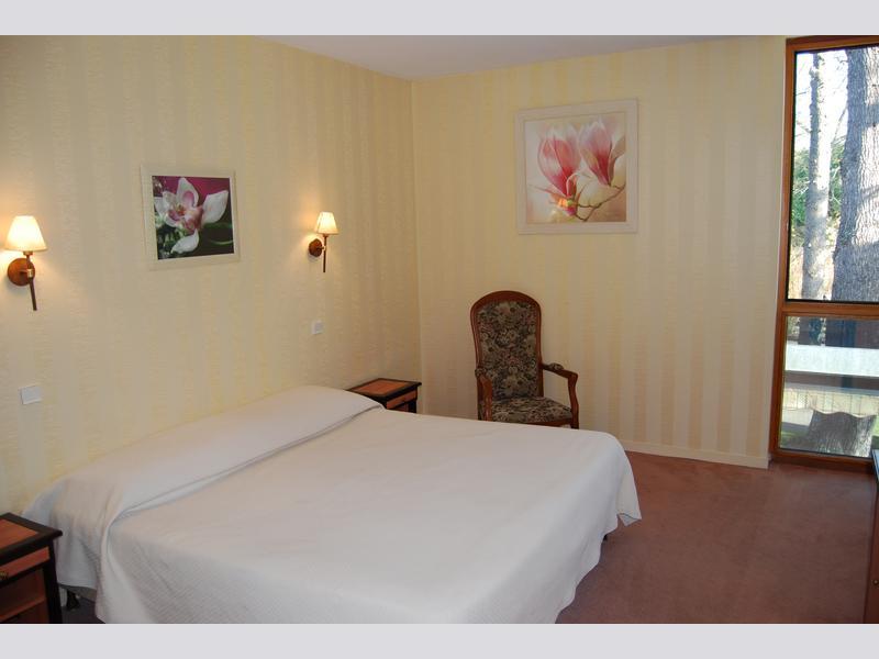 Hotel Restaurant Du Chateau De La Tour Beguey Екстер'єр фото