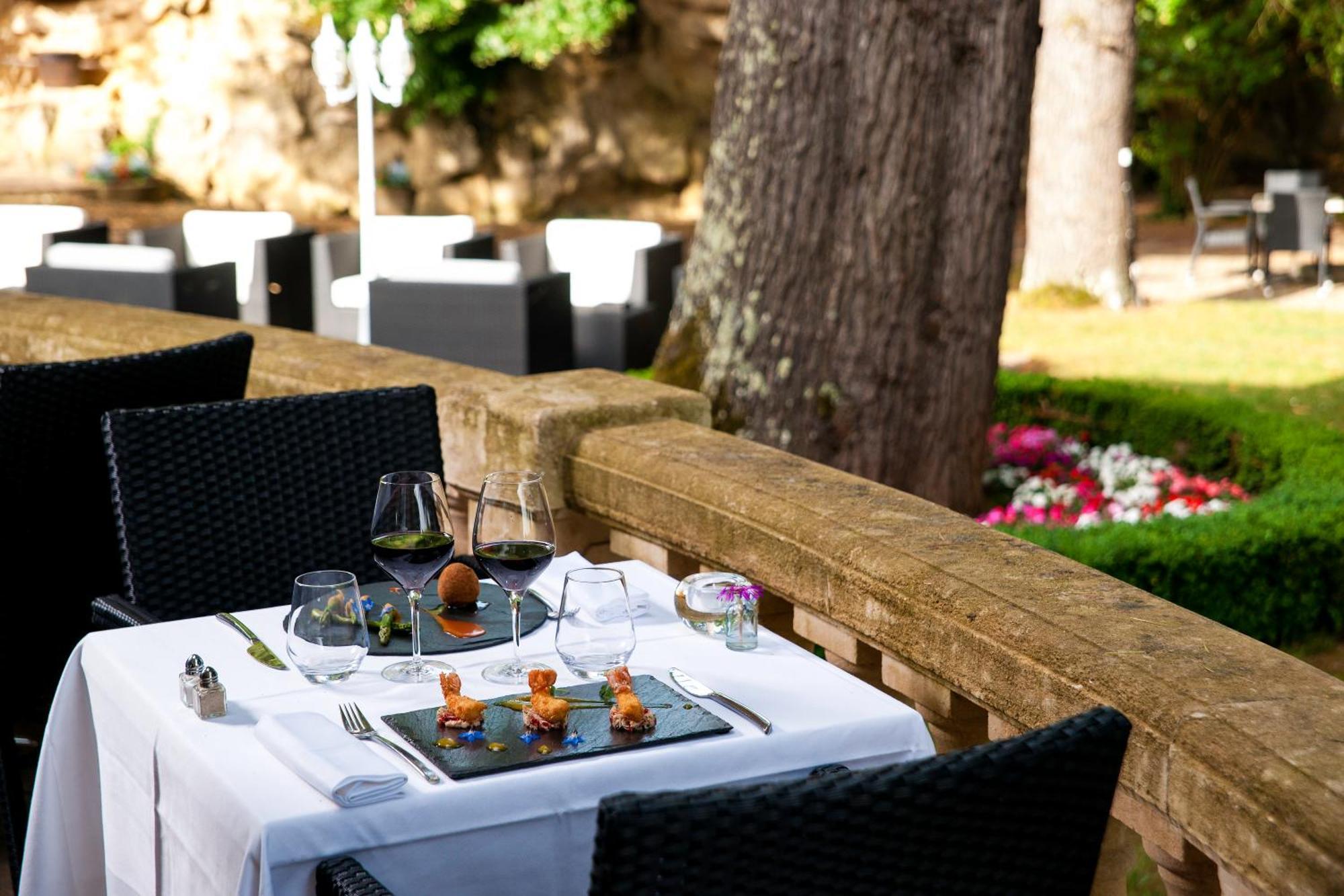 Hotel Restaurant Du Chateau De La Tour Beguey Екстер'єр фото